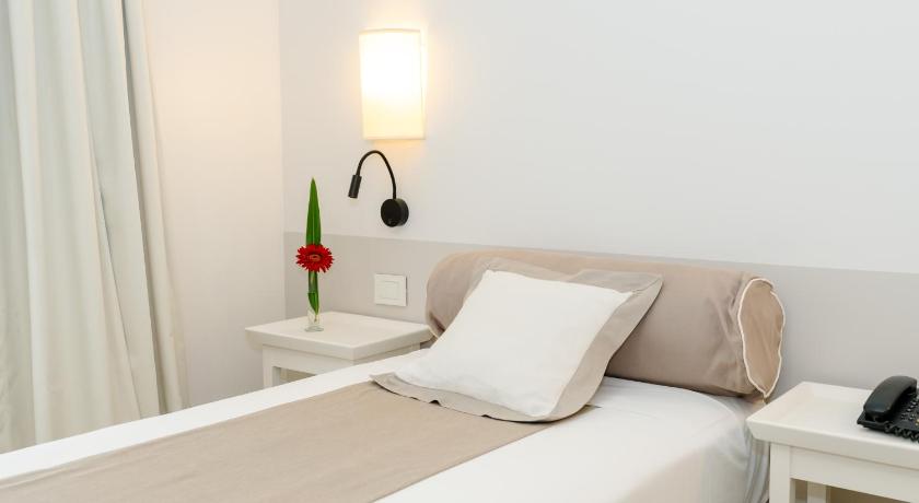 Image of Twin Room 7
