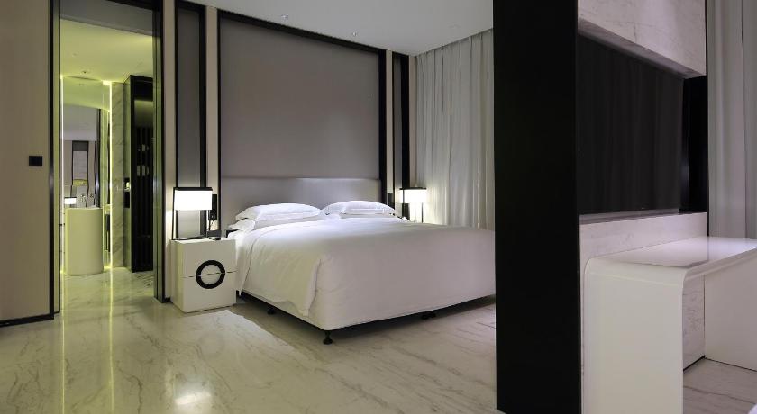 Image of Deluxe Suite 0