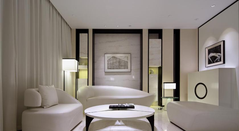 Image of Deluxe Suite 1