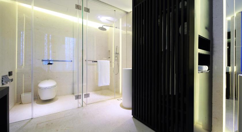 Image of Deluxe Suite 6