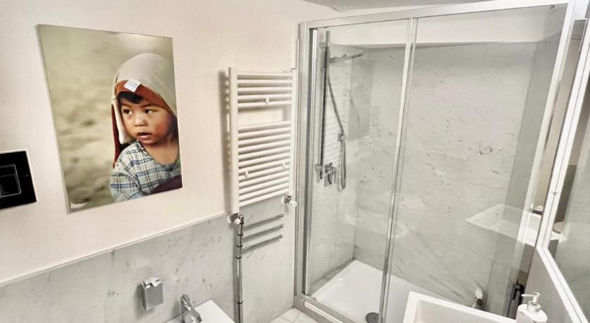 Moncada Suites & Apartments – Palermo, CA