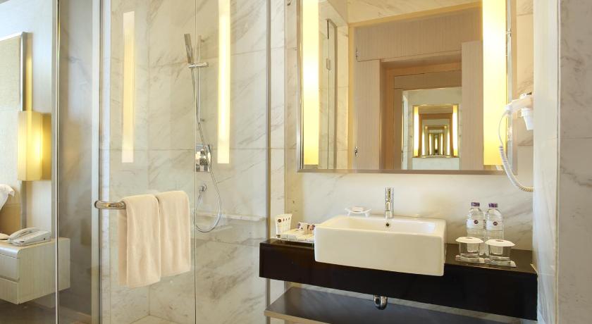 Image of Business Suite 2
