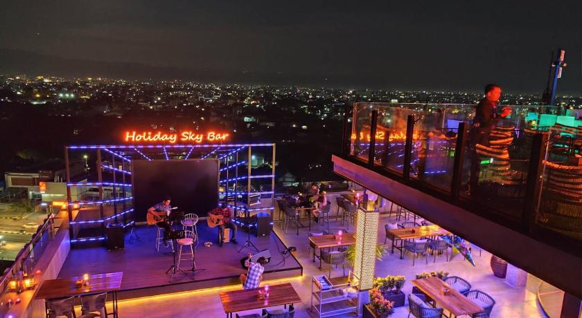 Holiday Pier Hotel - image 13