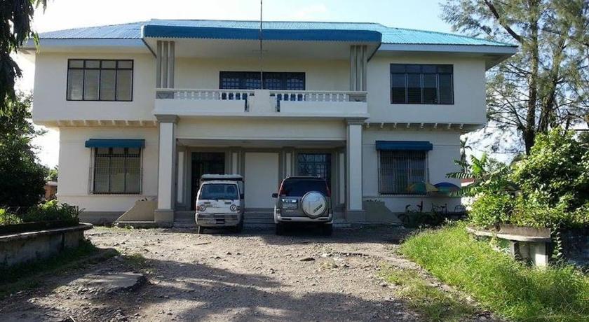 티가온 카롤리나의 프라이빗 하우스 (118m², 침실 3개, 프라이빗 욕실 2개) (Casa Erlinda Tigaon, 3BR house for 8!) 4성급 게스트하우스 외관