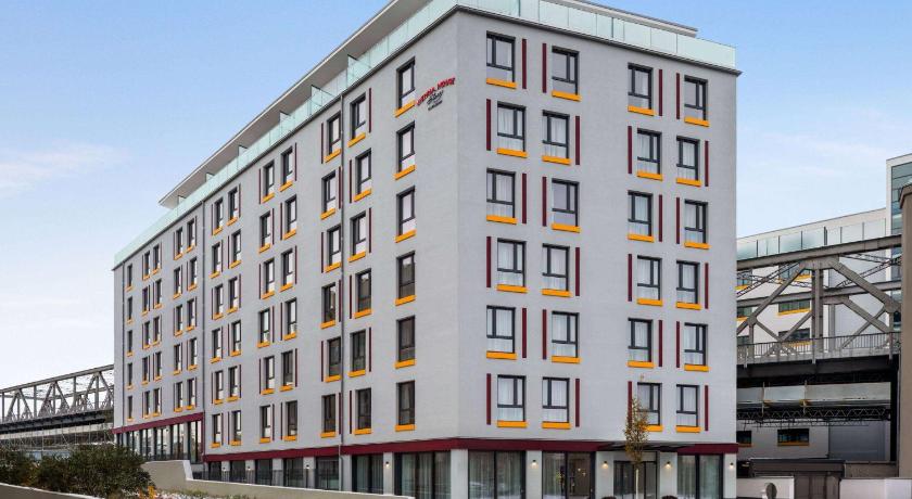 베를린 비엔나 하우스 이지 바이 윈덤 베를린 포츠다머 플라츠 (Vienna House Easy by Wyndham Berlin Potsdamer Platz) 3성급 호텔 외관