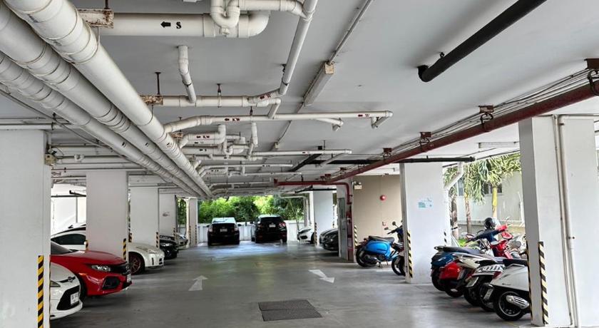 촌부리 Slide Room 4つ星 ゲストハウス スイート