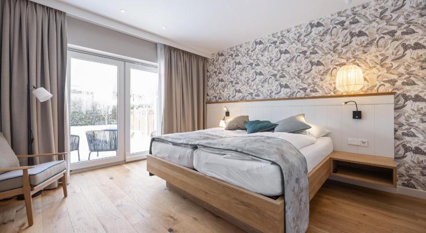 ルンデン Lindenhof 1887 - Hotel & Restaurant ホテル スイート