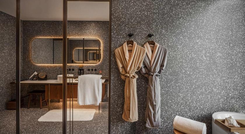 Image of Executive Suite 5
