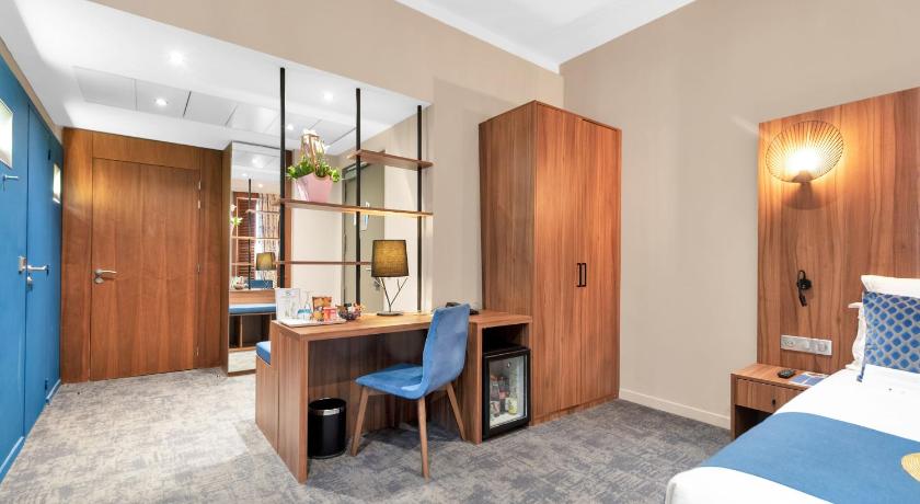 Image of Junior Suite with Terrace 9