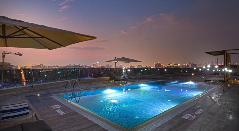 Green Park Hotel - image 10
