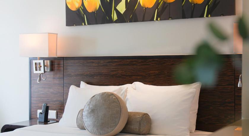 Image of Deluxe City View Double Bed 9