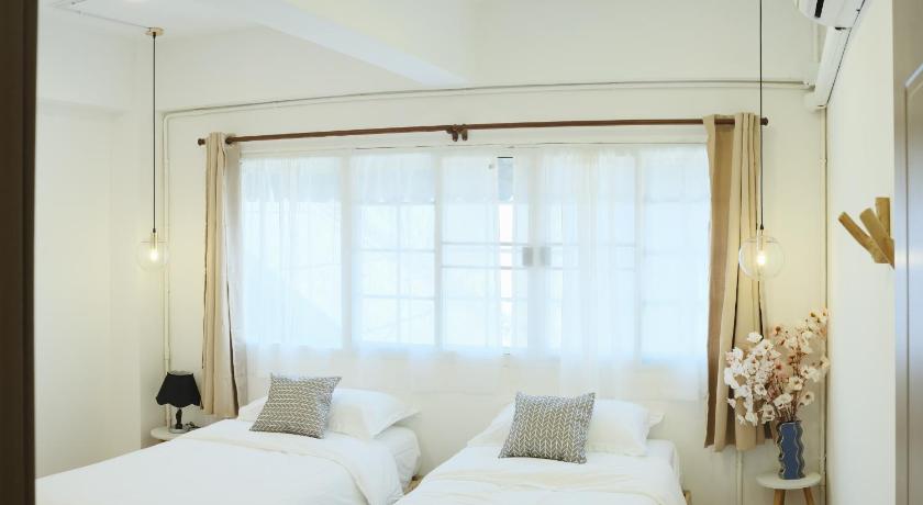 Rare to find 3 BR China Town 2 mins from MRTrain - image 3