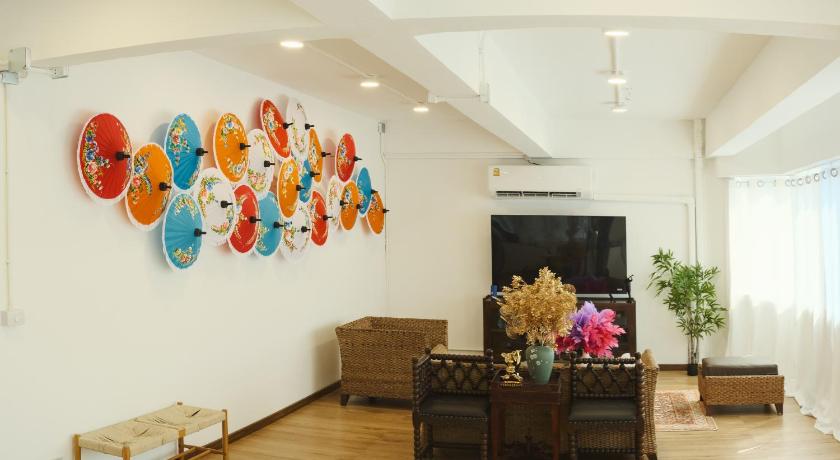 Rare to find 3 BR China Town 2 mins from MRTrain - image 12