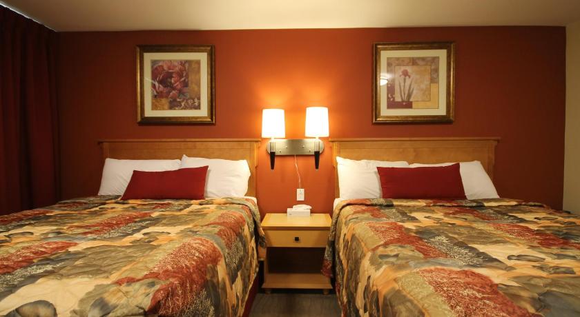 Sahara Suites photo