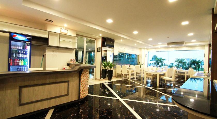 ラヨーン The Contrast i Hotel 4つ星 ホテル プール