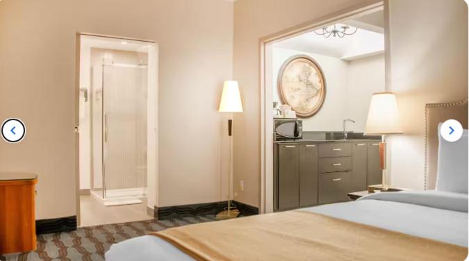 Image of Queen Suite 4