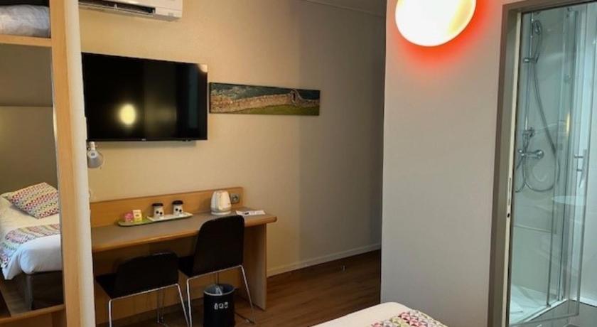 Image of Superior Room - 1 Double Bed 7