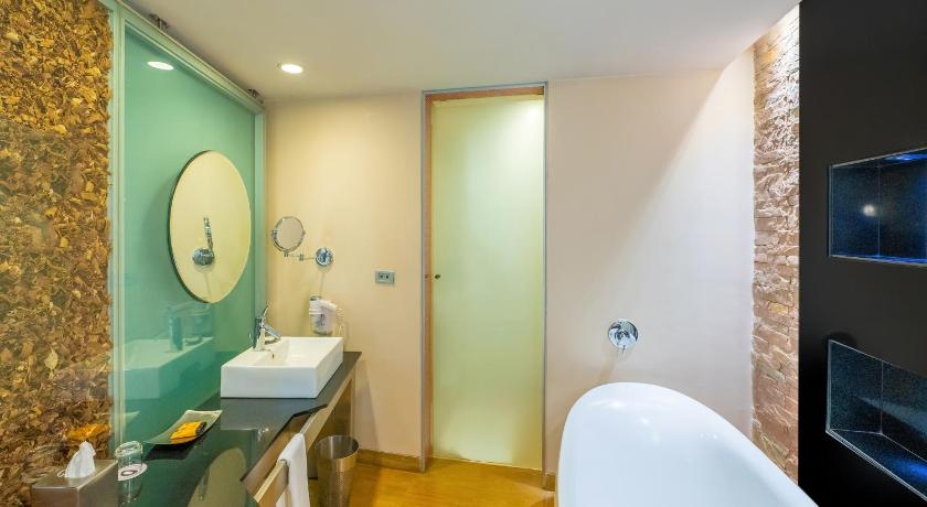 Image of Deluxe Room 10