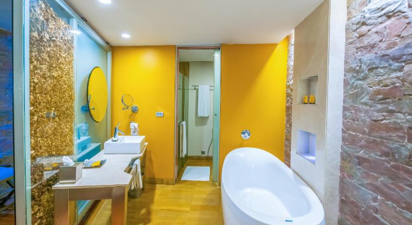 Image of Premier Room 8