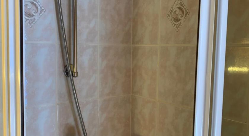 Image of Small Single Room 5