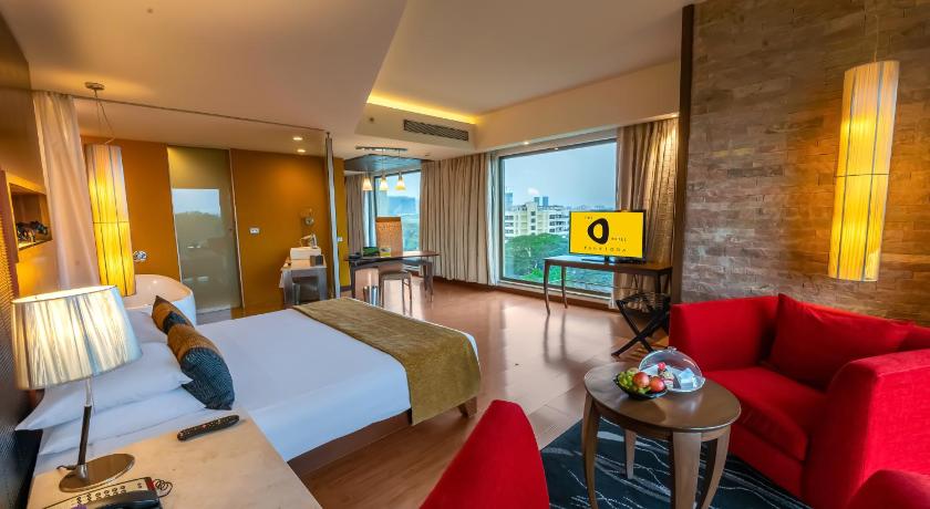 Image of Suite with Bathtub with Complimentary 2 way Airport Transfer , 15% discount on Food & Soft Beverages and 10% discount on Laundry Services 4