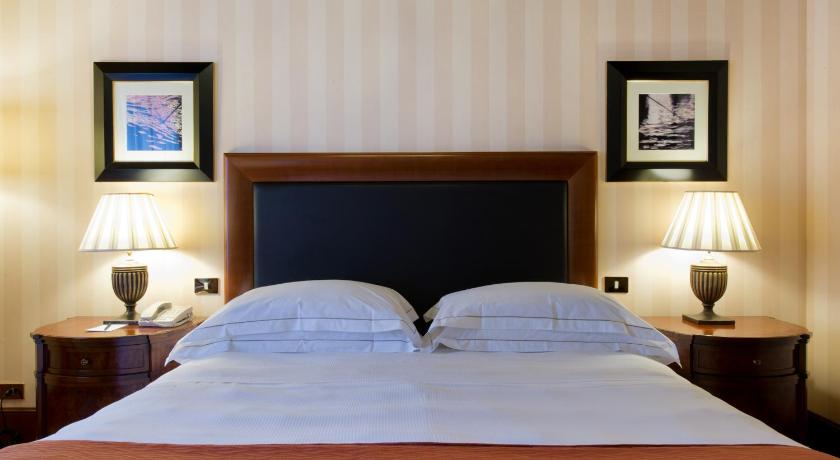 Image of King Hilton Guest Room 6