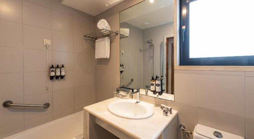 Image of Suite with Balcony 2