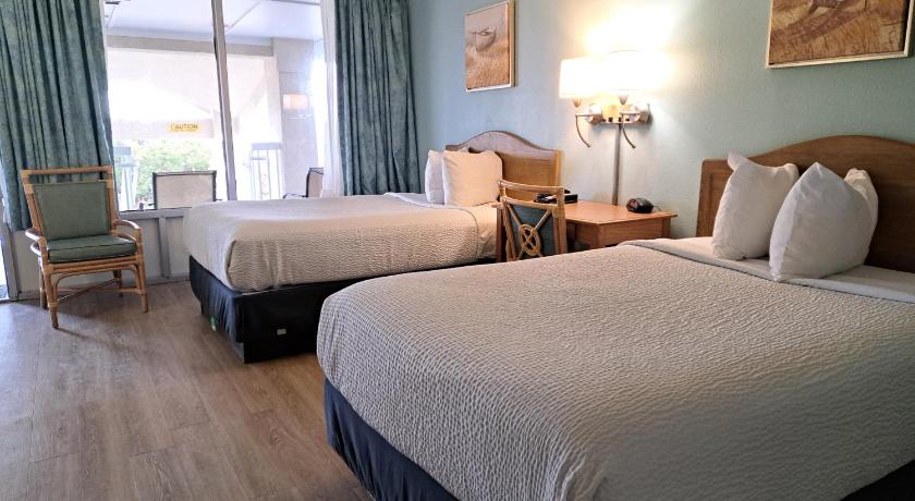 Image of 2 Double Beds, Limited Views, 2nd Floor, Non-Smoking 3