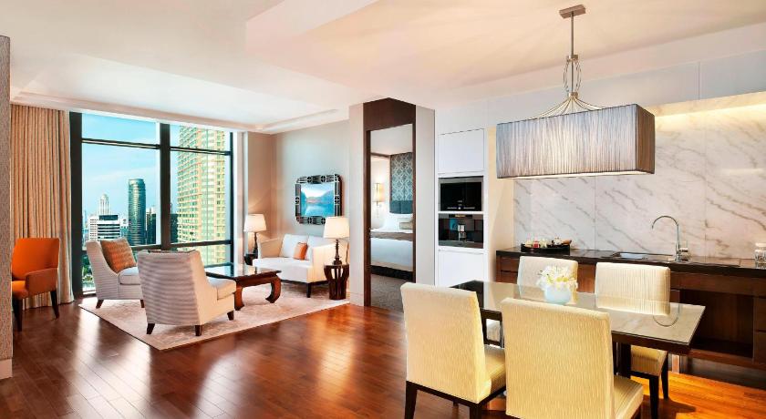 Image of Family 2-bedroom Suite, 2 Bedroom Suite, Bedroom 1: 1 King, Bedroom 2: 2 Double, Skyline view 0