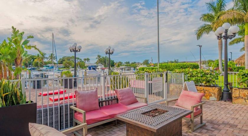サラソタ Heated Pool, Strong WI-FI, TV, Tiki Bar & Grill! 3つ星 宿泊施設 客室