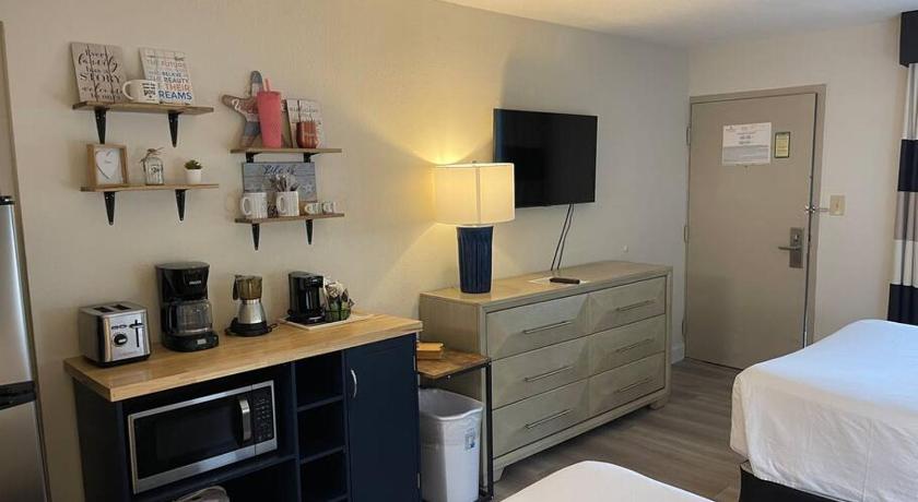 サラソタ Heated Pool, Strong WI-FI, TV, Tiki Bar & Grill! 3つ星 宿泊施設 スイート