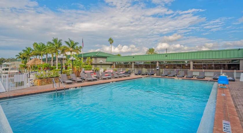 サラソタ Heated Pool, Strong WI-FI, TV, Tiki Bar & Grill! 3つ星 宿泊施設 ロビー