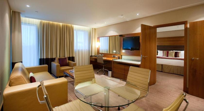 Image of 1 Bedroom Suite 4