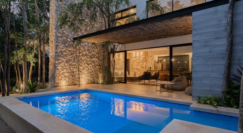 Twelve O'Clock - Luxury Villas