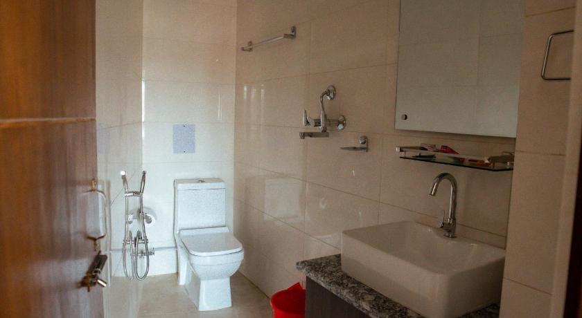 Kusum Airport Hotel - image 15