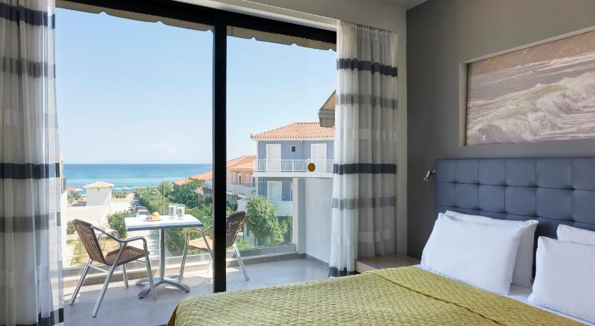 Image of Superior Double or Twin Room with Sea View 1