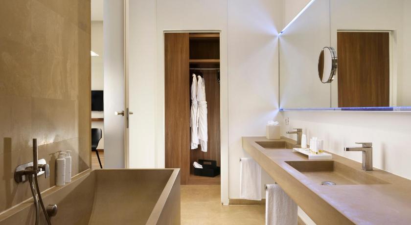 Image of Noble Suite 2