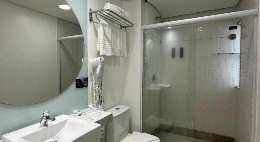 Image of Triple Room with City View 2