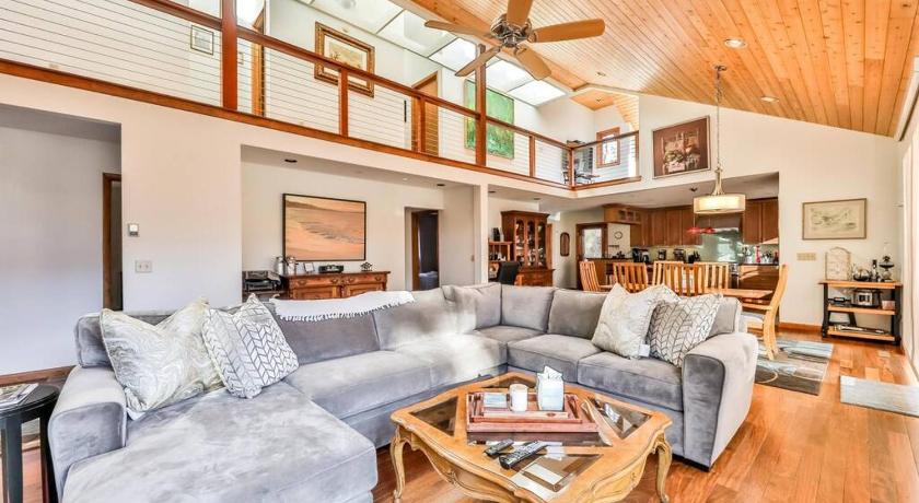 헨슨빌 (NY) Mountain house w/ stunning views & gourmet kitchen 2성급 숙소 로비