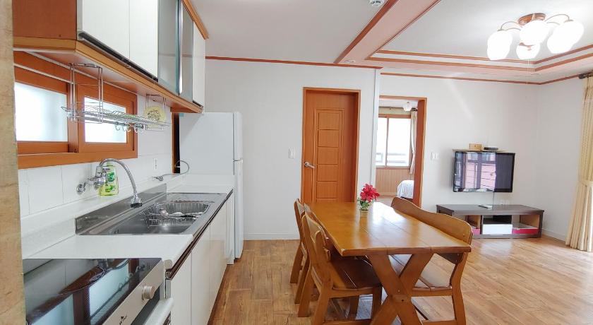 チェジュ Seongsan Sunrise Pension 4つ星 ゲストハウス プール