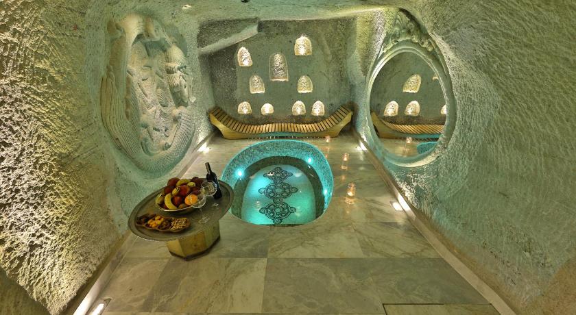 Divan Cave House - image 3