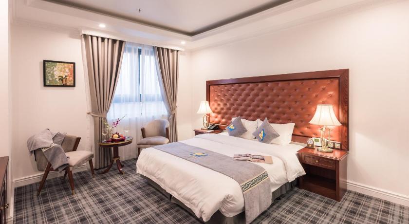 Image of Superior 1 King Bed Room 0