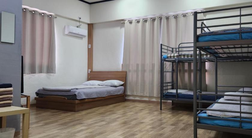 Image of Family  Room 0