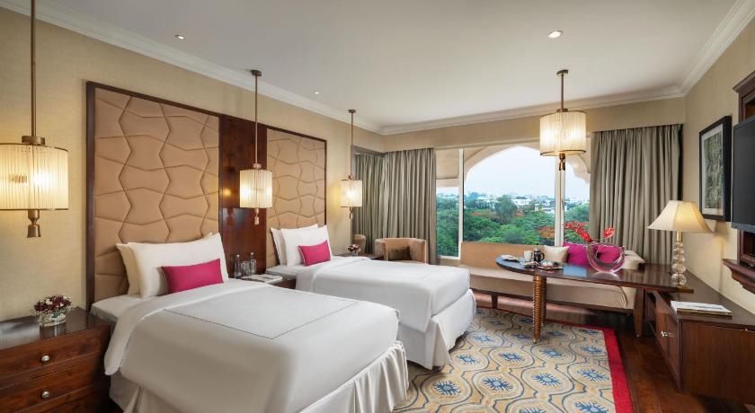 Image of Luxury Twin Bed 0