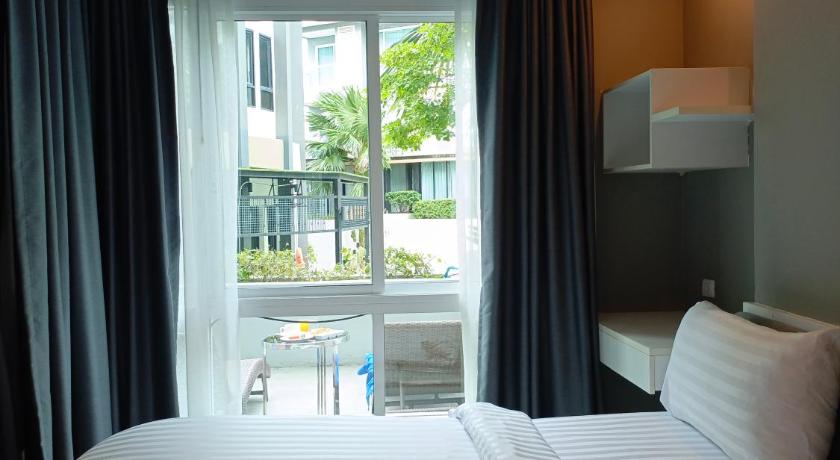 Image of Deluxe Pool Access Room 5