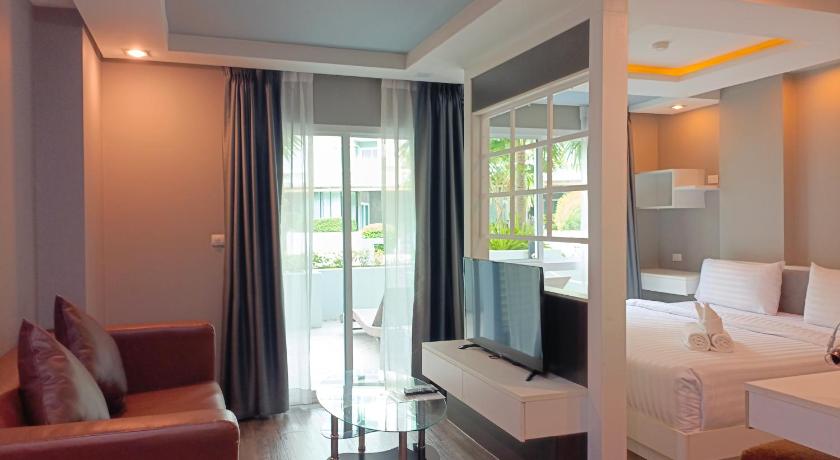 Image of Deluxe Pool Access Room 3