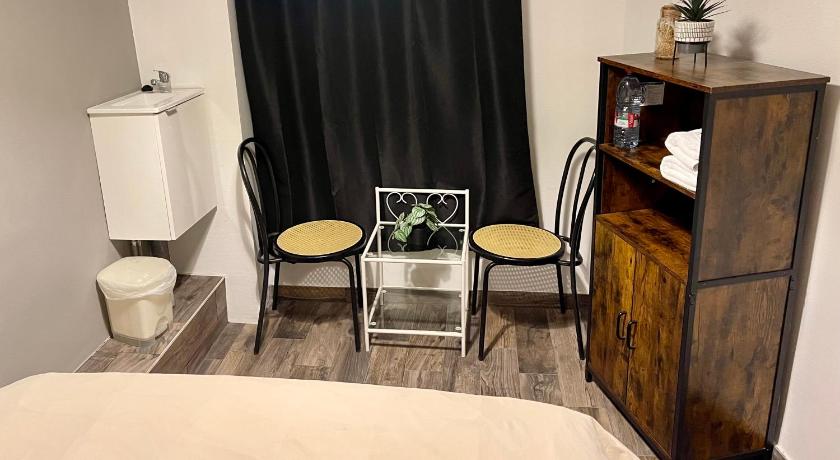 Image of Double with Shared Bathroom 6