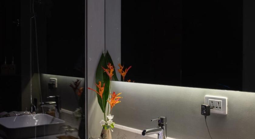 Image of Deluxe Room - Daily Reflexology Treatment and Onsen 11