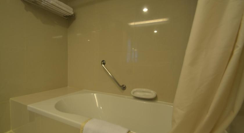 Image of Superior 16