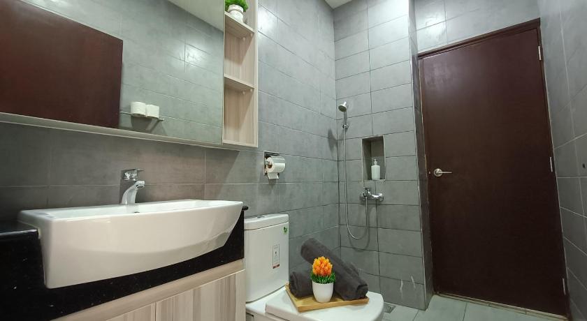 Image of Three-Bedroom Apartment 14